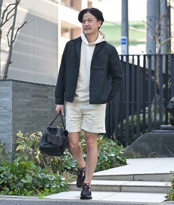 アクティブでも品よく。大人の休日スタイル