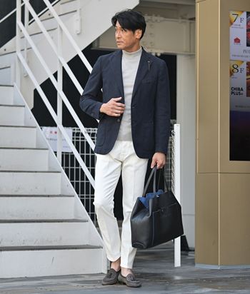 軽やかに整う、大人のネイビージャケットコーデ