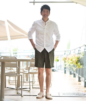 40代50代のショーツは「白シャツ」で上品に