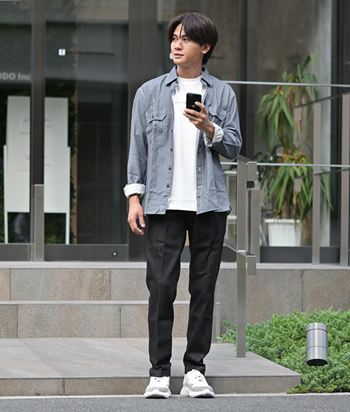 40代50代の初秋コーデは、軽い羽織りで差がつく