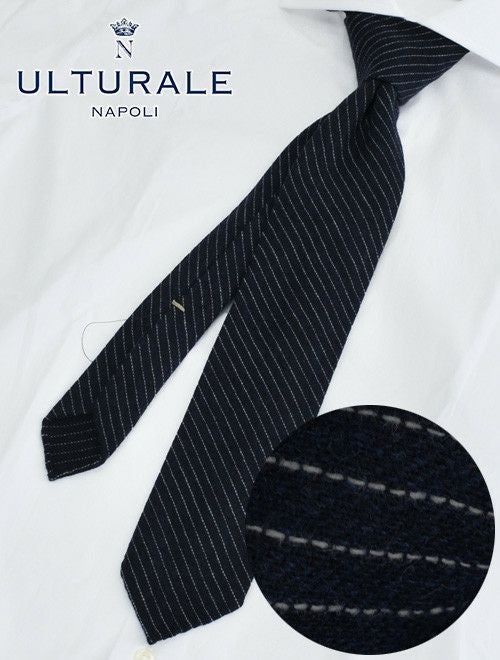 ウルトゥラーレULTURALEネイビーホワイトレジメンタル柄トレピエゲ3つ折りネクタイカシミア100％一枚地仕立てプレゼント
