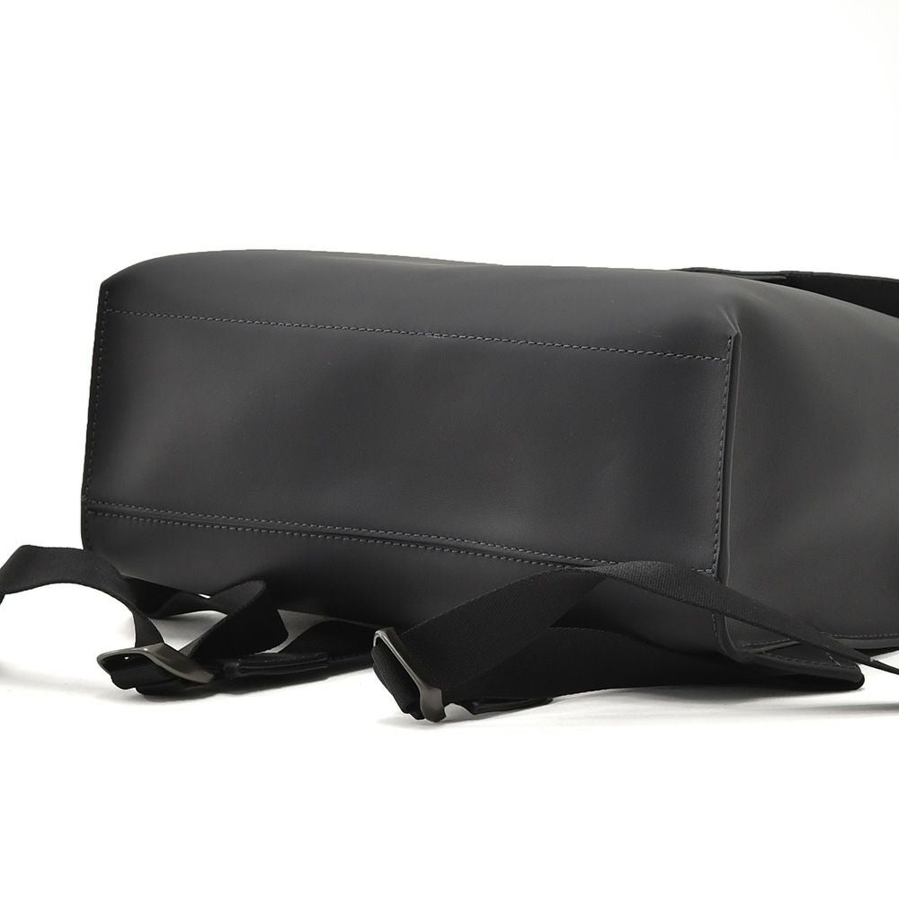 ファーロFAROバックパックメンズスムースカーフレザーブラック黒フラップマグネット開閉式ブランドロゴデザイン男女兼用ハンドル付き国内正規品でらでら公式ブランド