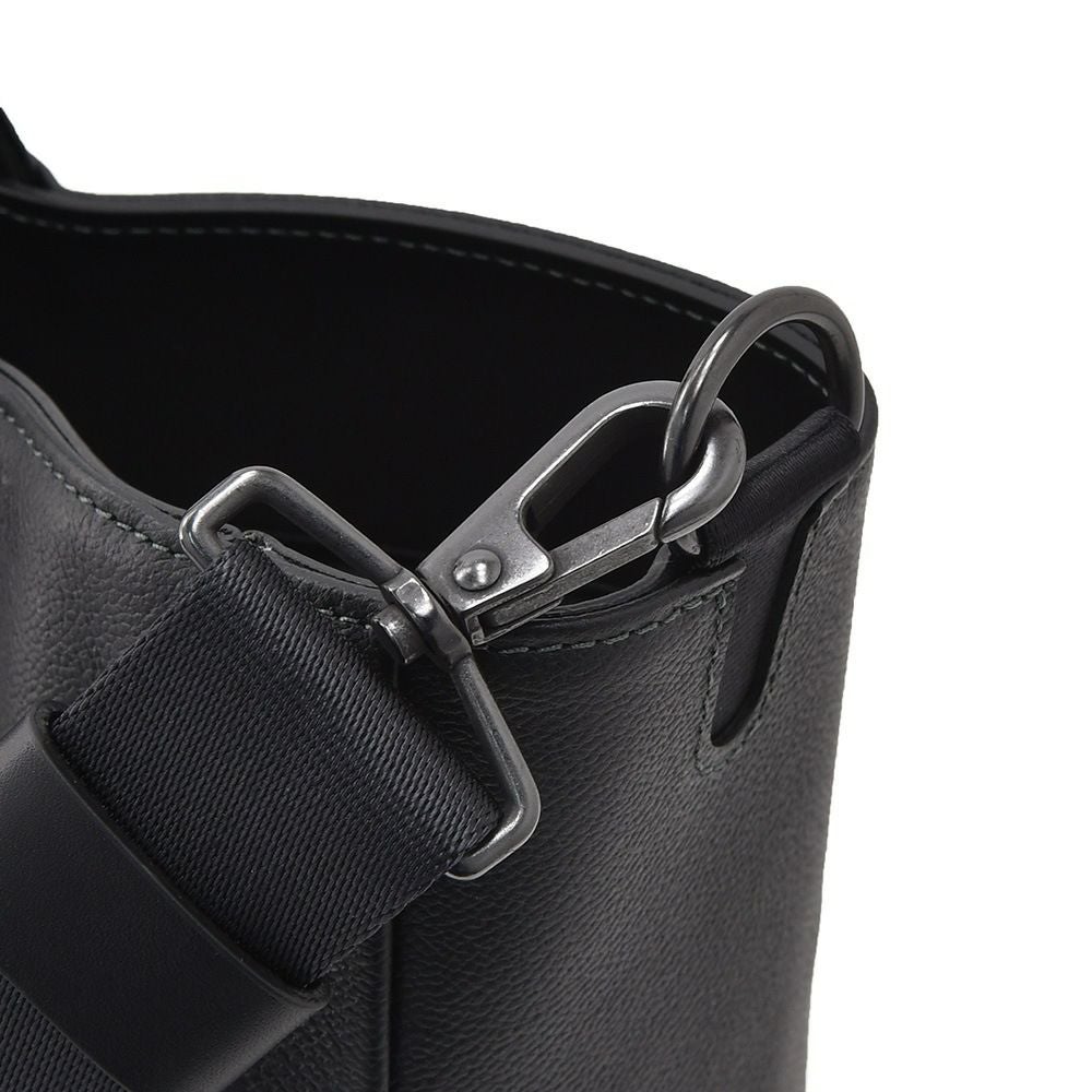 ファーロFAROトートバッグメンズUｒbanCollection防水カーフレザースクエア型ブラック黒パッチボタン開閉式ショルダーコード付きドレスカジュアル国内正規品でらでら公式ブランド