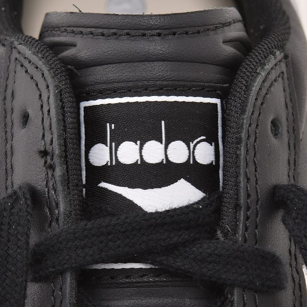 ディアドラDIADORAレザースニーカーメンズインドアシューズTRAINERトレーナーレースアップタイプブラック×ホワイトガムソールフォークドパッチ国内正規品でらでら公式ブランド