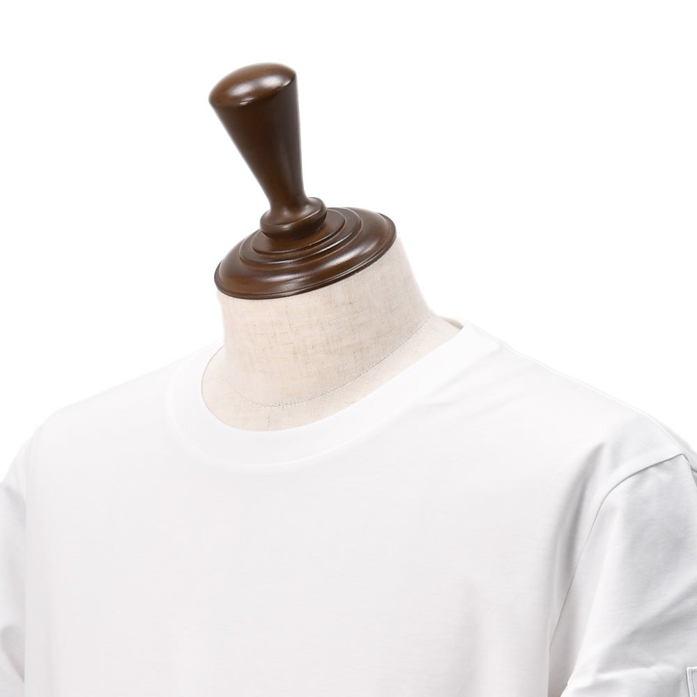 タトラスTATRAS長袖TシャツメンズクルーネックカットソーオスモOSMOホワイト白コットンジャージー左袖同色ロゴワッペンリラックスシルエット裾スリット国内正規品でらでら公式ブランド