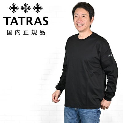 タトラスTATRAS長袖TシャツメンズクルーネックカットソーオスモOSMOブラック黒コットンジャージー左袖同色ロゴワッペンリラックスシルエット裾スリット国内正規品でらでら公式ブランド