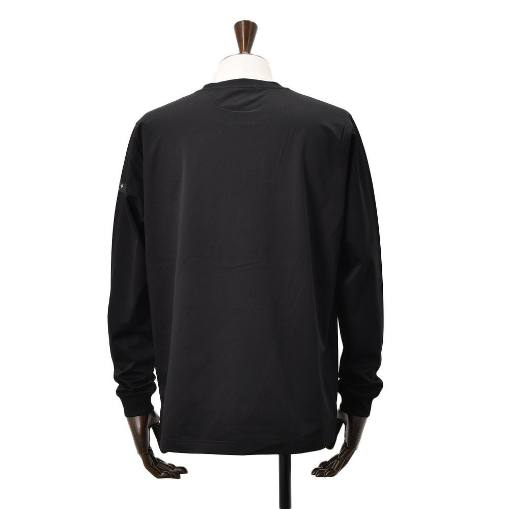 タトラスTATRAS長袖TシャツメンズクルーネックカットソーオスモOSMOブラック黒コットンジャージー左袖同色ロゴワッペンリラックスシルエット裾スリット国内正規品でらでら公式ブランド