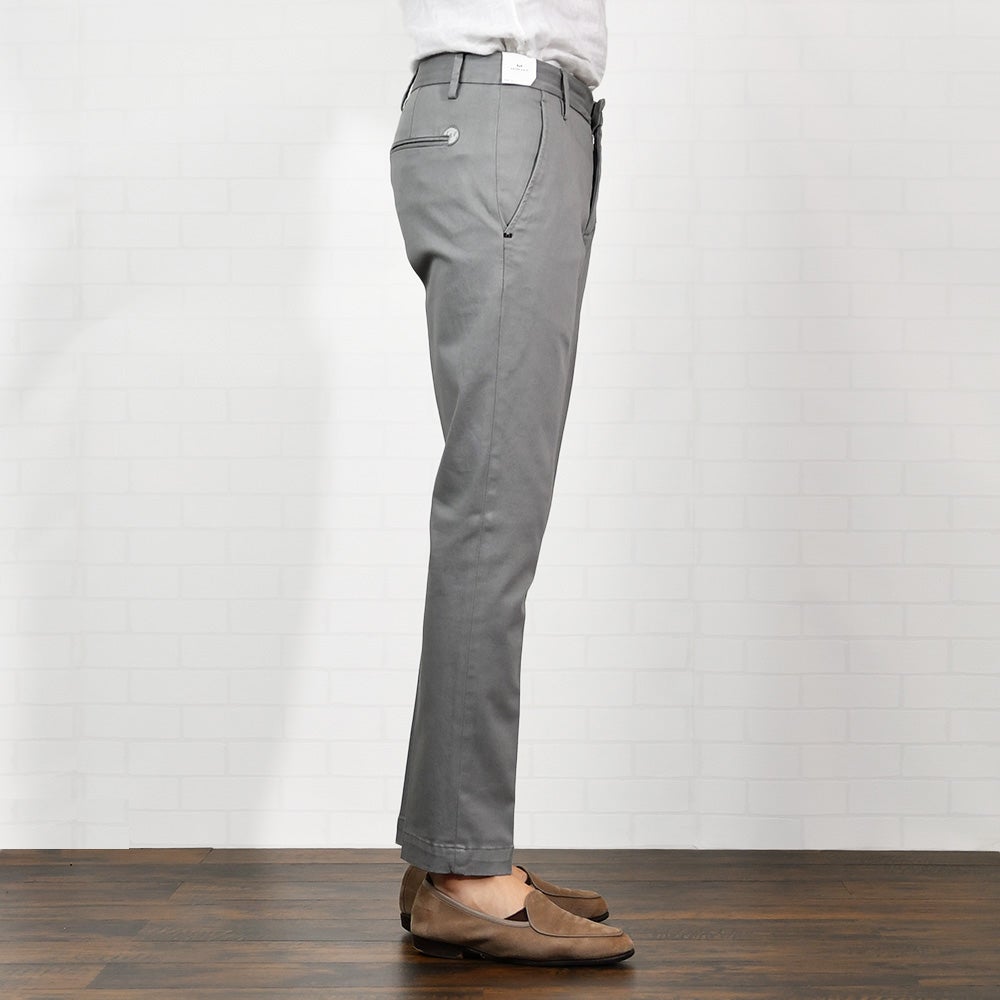 アントレアミENTREAMISコットンパンツメンズチノスラックス8188モデルストレッチコットンツイルグレースリムテーパードアイコンパッチ国内正規品でらでら公式ブランド