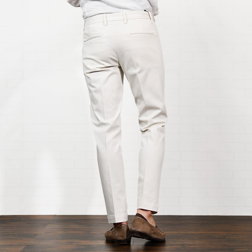 アントレアミENTREAMISコットンパンツメンズチノスラックス8188モデルストレッチコットンツイルオフホワイト白スリムテーパードアイコンパッチ国内正規品でらでら公式ブランド