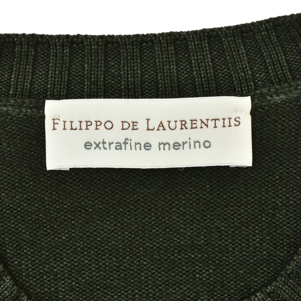 フィリッポデローレンティスFILIPPODELAURENTIISクルーネックニットメンズミドルゲージ製品染めエクストラファインメリノウールダークオリーブリブ仕様10ゲージ国内正規品でらでら公式ブランド