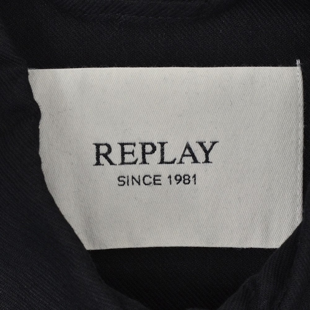 リプレイREPLAYシャツブルゾンメンズシャツアウターリネンコットンツイルブラック黒左袖ブランドワッペン胸ポケット付きルーズフィット国内正規品でらでら公式ブランド