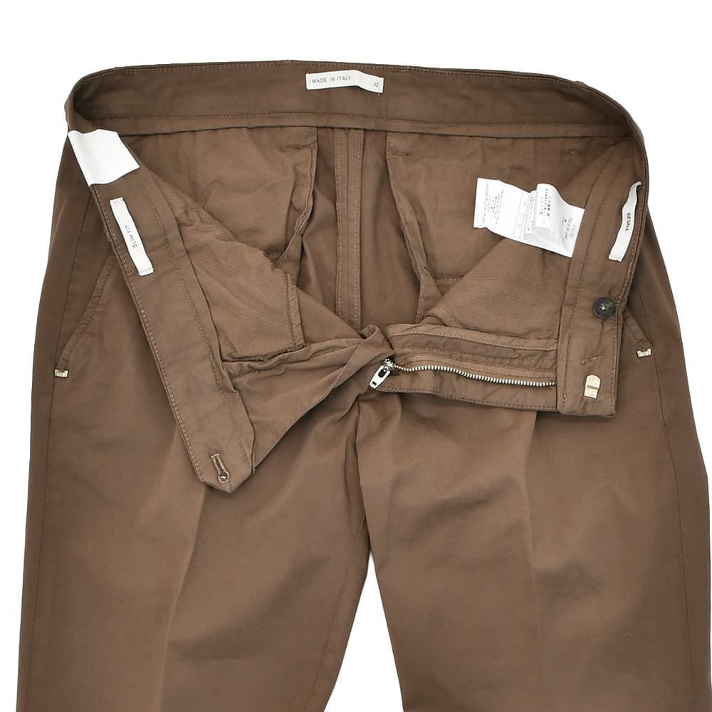 【ポイント8倍3/269:59まで】アントレアミENTREAMISチノスラックスメンズコットンパンツ8188モデル薄手ストレッチコットンブラウン茶スリムテーパードライトオンスクロップド丈国内正規品でらでら公式ブランド