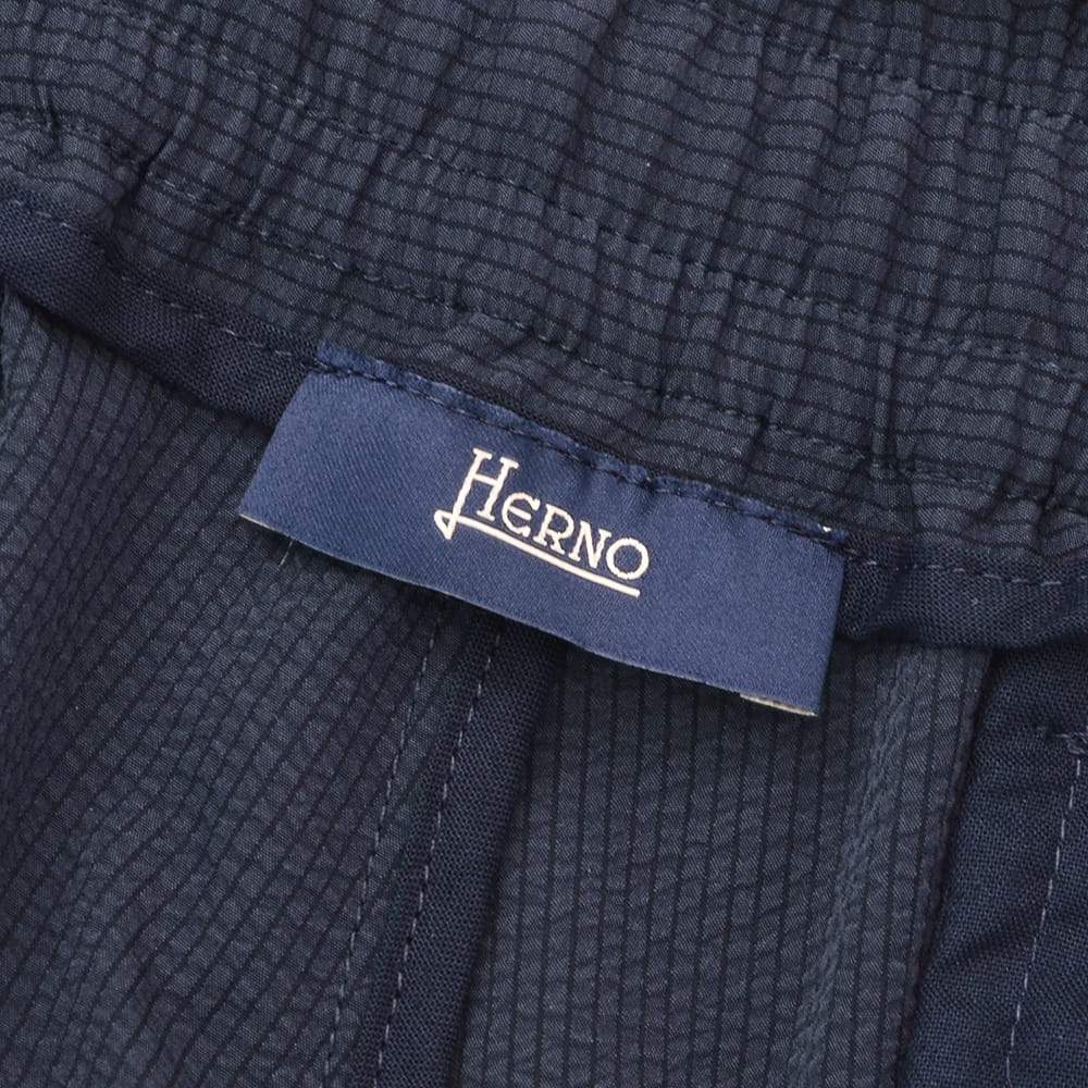 【preSALE!20%off】ヘルノHERNOテーパードパンツメンズシアサッカー生地1プリーツ仕様ネイビー紺PT000093Uゴムウエスト&ドローコードストレッチ国内正規品でらでら公式ブランド