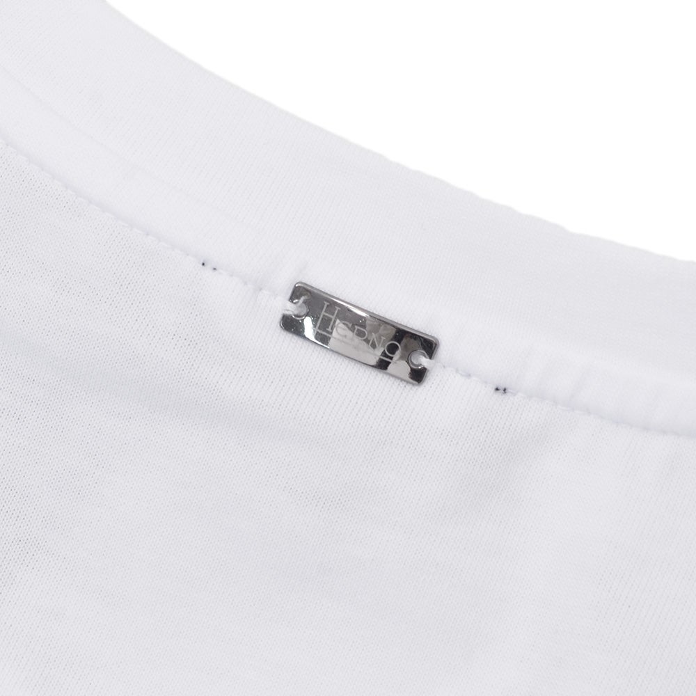 【ポイント8倍7/119:59まで】ヘルノHERNO半袖Tシャツメンズクルーネックカットソー同色ロゴ刺繍COMPACTJERSEYホワイト白レギュラーフィットショートスリーブシルバープレート国内正規品でらでら公式ブランド